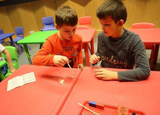 Uczniowie w Centrum Nauki Experyment w Gdyni.