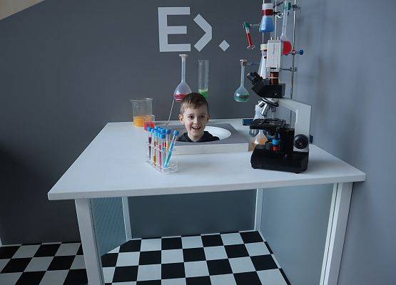 Uczniowie w Centrum Nauki Experyment w Gdyni.