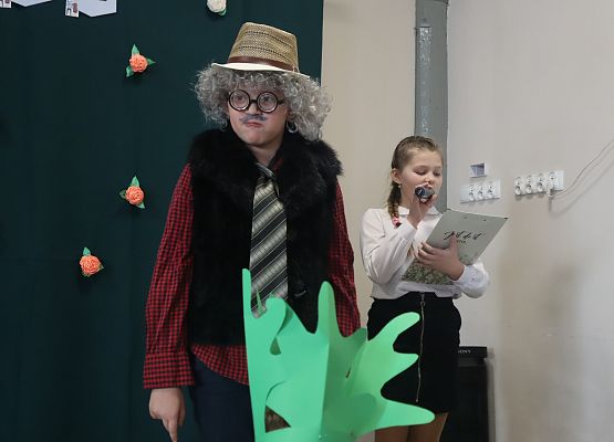 Uczniowie podczas występu