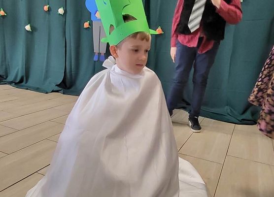 Uczniowie podczas występu