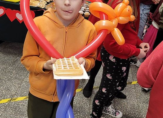 uczestnicy kiermaszu