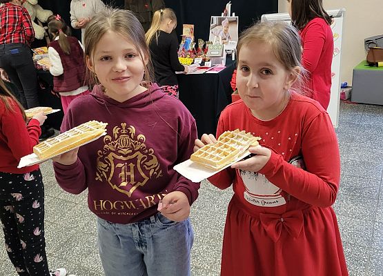 uczestnicy kiermaszu