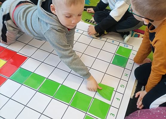 Dzieci kodują na macie