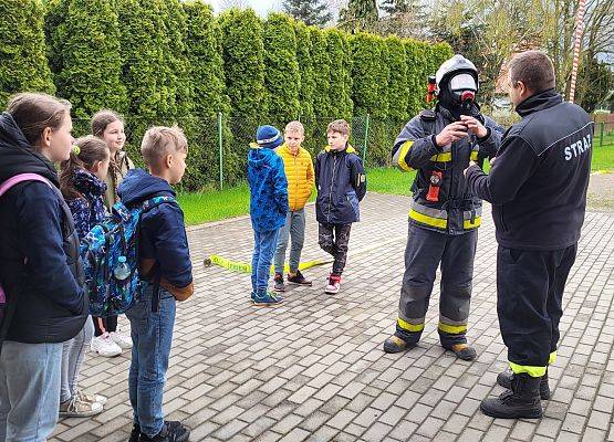 Grafika 2: Wycieczka do OSP w Łebieniu