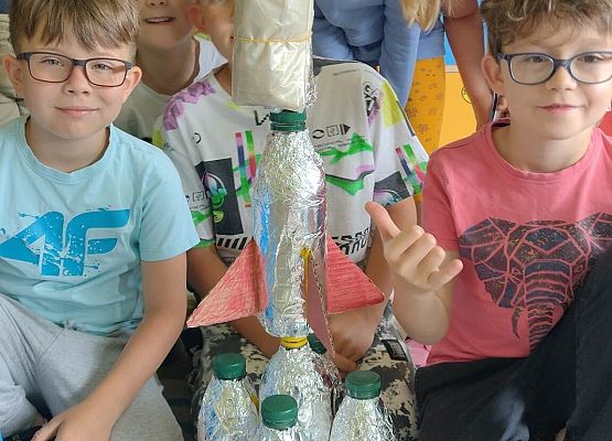 uczniowie i ekodzieło