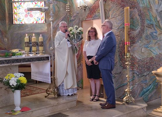 dyrekcja dziękuje proboszczowi