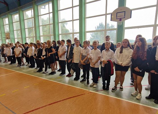 zgroamdzeni uczniowie