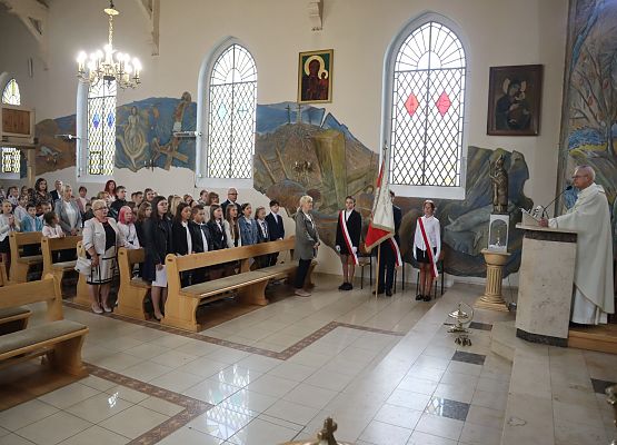 Uczestnicy mszy świętej