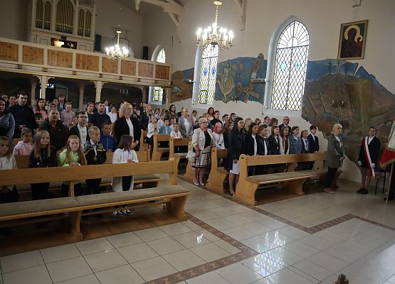 Uczestnicy mszy świętej