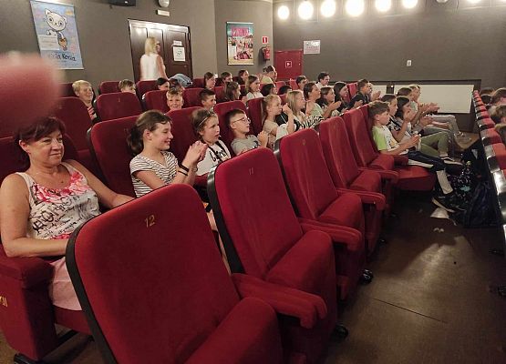 uczniowie podczas koncertu