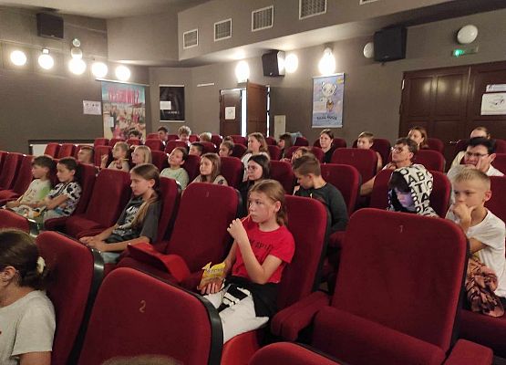 uczniowie podczas koncertu