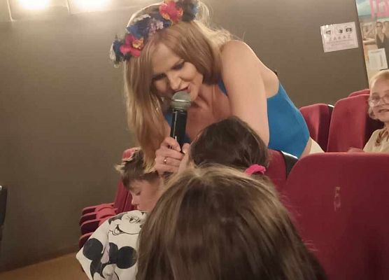 uczniowie podczas koncertu