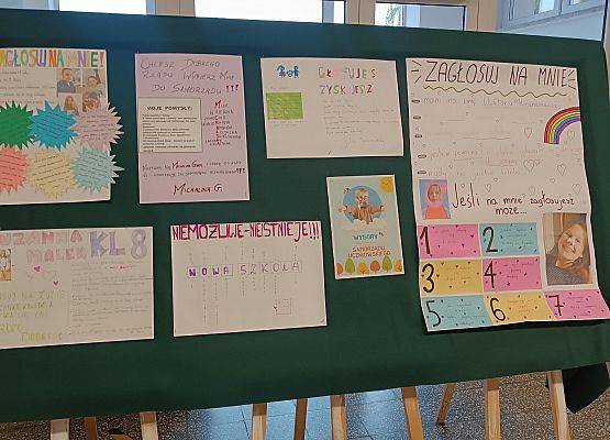 plakaty wyborcze do Samorządu Uczniowskiego