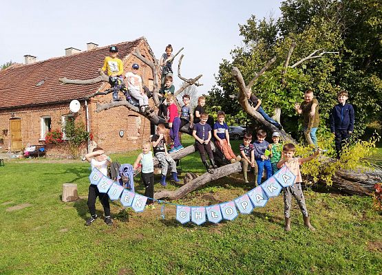 zdjęcie grupowe uczestników pikniku