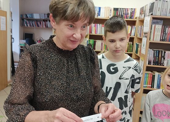 nauczyciel bierze udział w konkursie