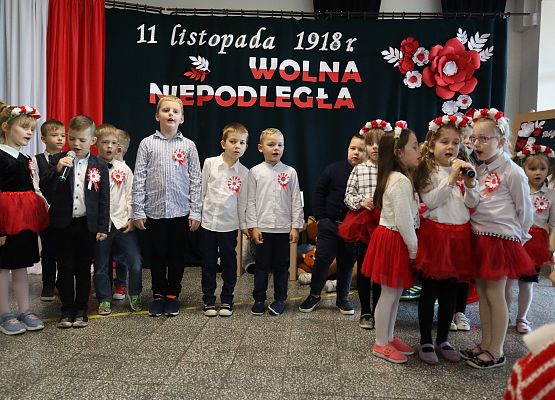 przedszkolaki śpiewają