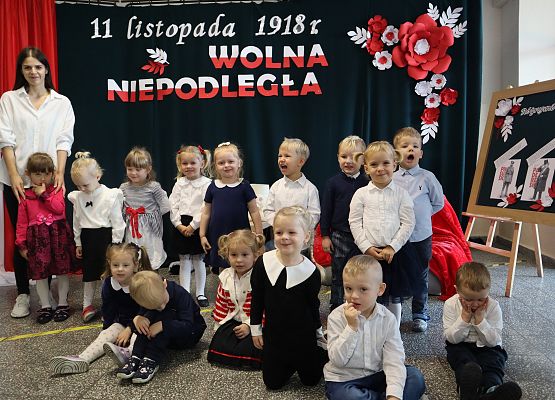 grupowe zdjęcie wychowanków