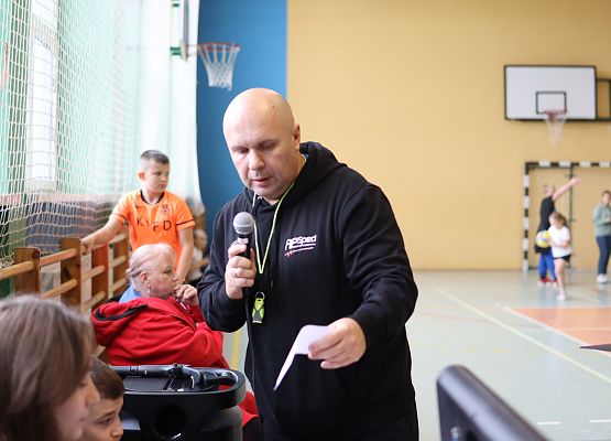 trener w czasie pracy