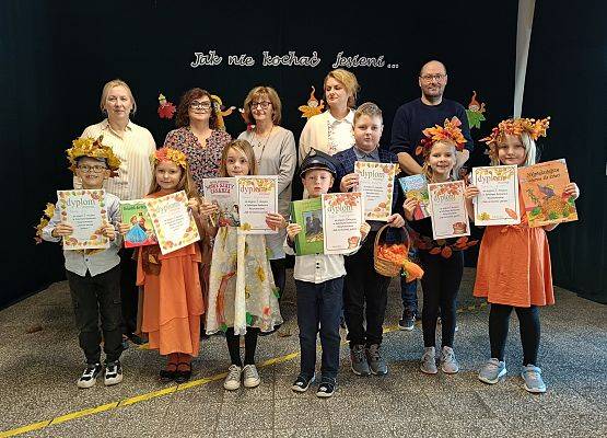 zdjęcie grupowe uczestników konkursu