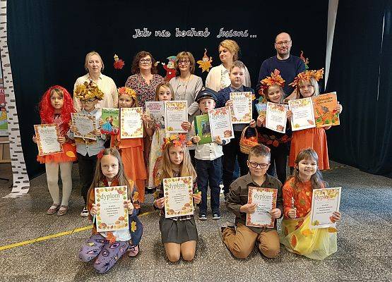 zdjęcie grupowe uczestników konkursu