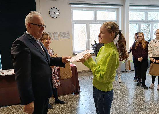 Grafika 6: ŚWIATOWY DZIEŃ WALKI Z AIDS