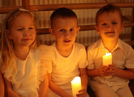 przedszkolaki przed występem