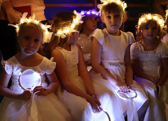 przedszkolaki przed występem