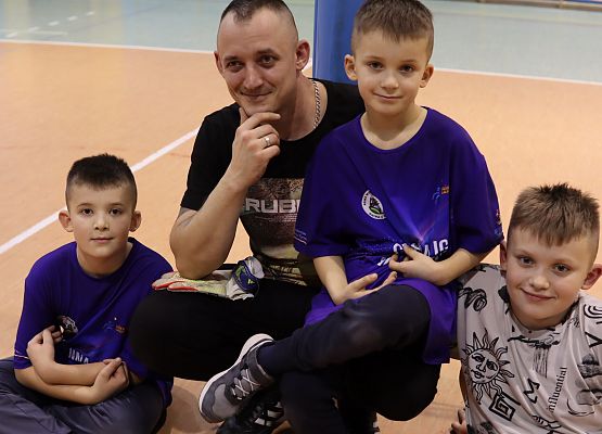 uczestnicy turnieju czekają na kolejny mecz