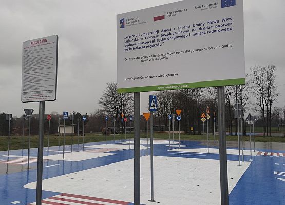 miasteczko ruchu drogowego przy Zespole Szkół w Łebieniu
