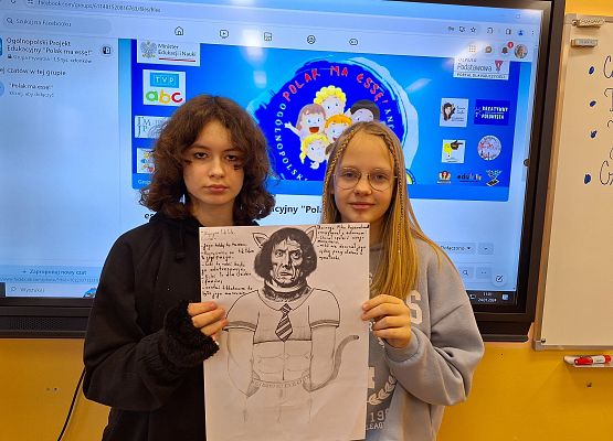 uczniowie prezentują swoje prace