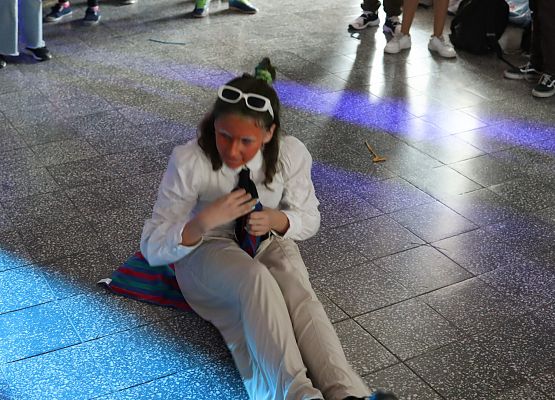 uczestnicy zabawy karnawałowej