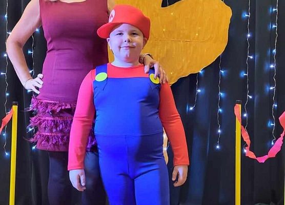 nauczycielka z dzieckiem