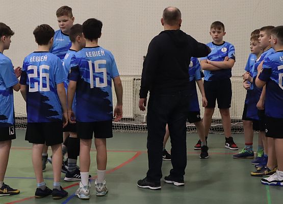 trener z zawodnikami