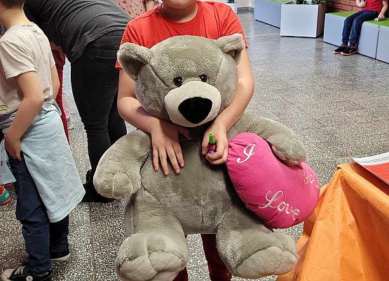 uczestnicy kiermaszu