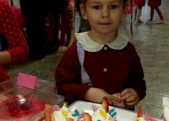 uczestnicy kiermaszu