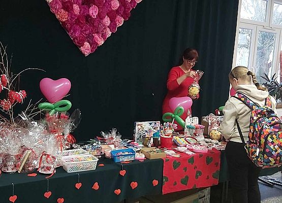 uczestnicy kiermaszu