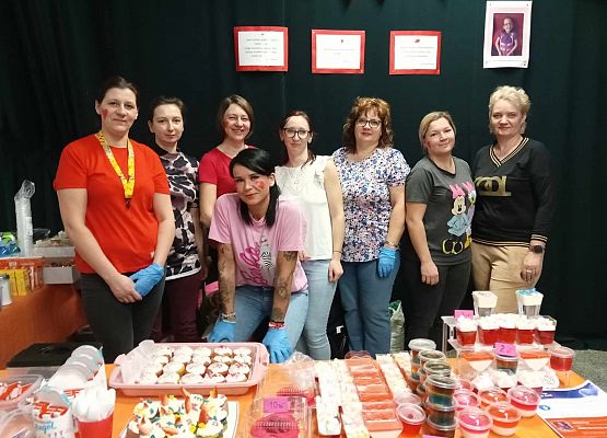 uczestnicy kiermaszu