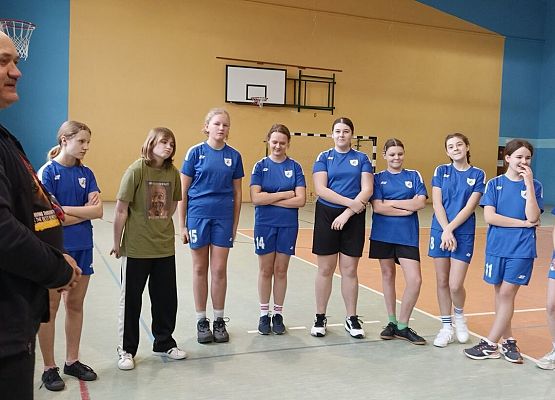 zawodniczki przed rozpoczęciem meczu