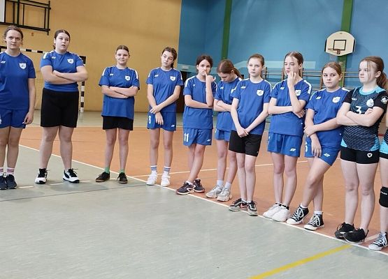 zawodniczki przed rozpoczęciem meczu