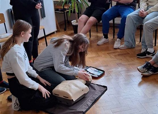 Grafika 20: Lekcja pierwszej pomocy