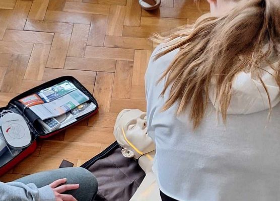 Grafika 21: Lekcja pierwszej pomocy