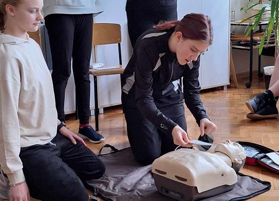 Grafika 11: Lekcja pierwszej pomocy