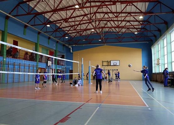 dziewczynki grają mecz