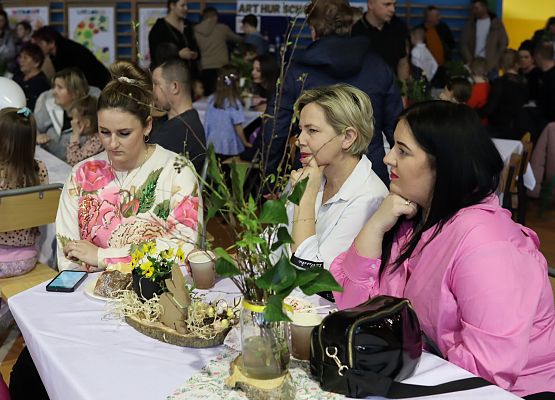 uczestnicy kiermaszu