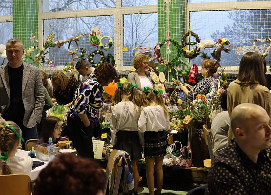 uczestnicy kiermaszu