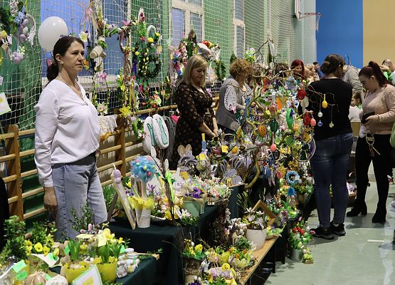 uczestnicy kiermaszu