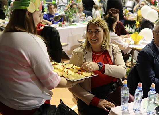 uczestnicy kiermaszu