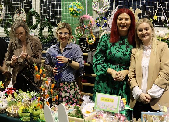 uczestnicy kiermaszu