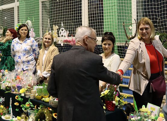 uczestnicy kiermaszu