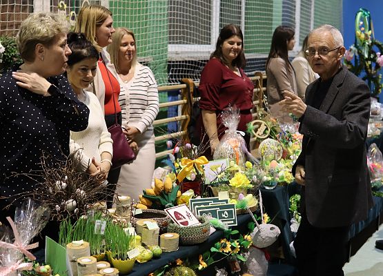 uczestnicy kiermaszu